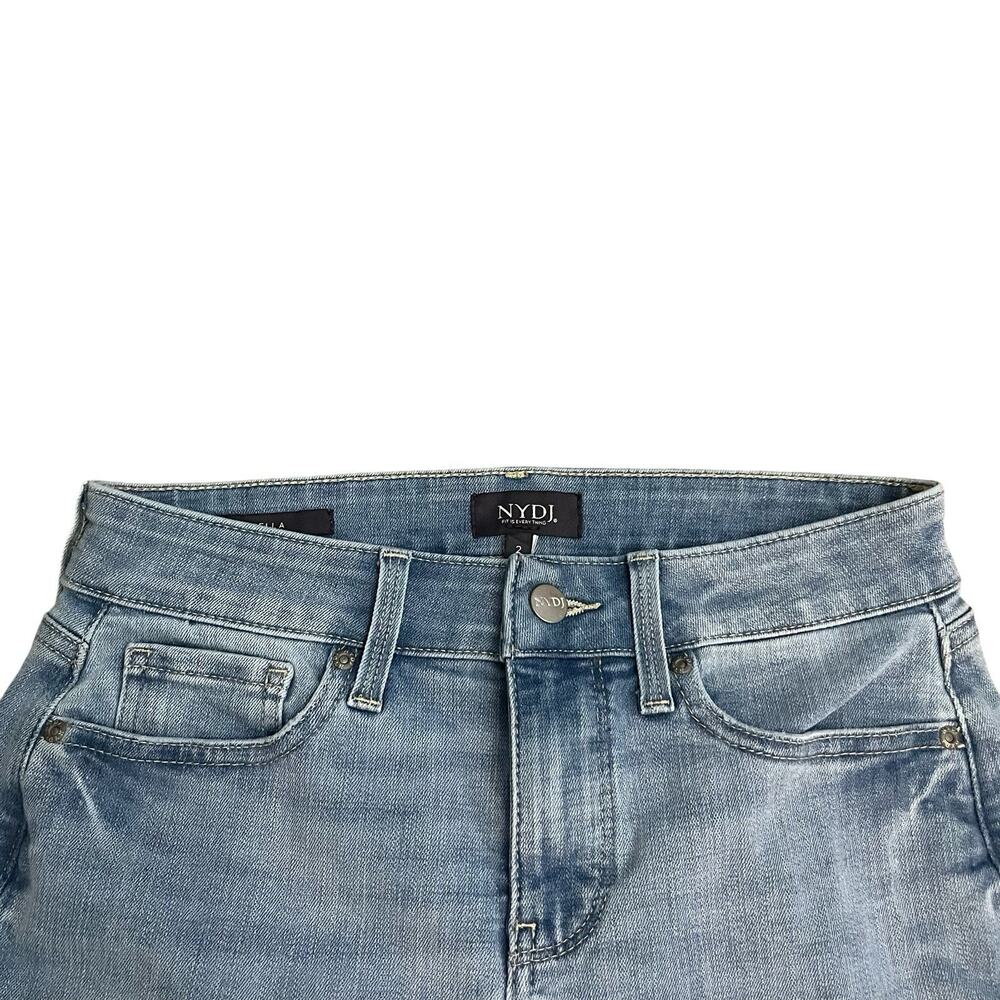 NYDJ Briella Denim Bermuda Shorts Size 2 Light Wash Cuffed Slimming Stretchy - Picture 2 of 11
